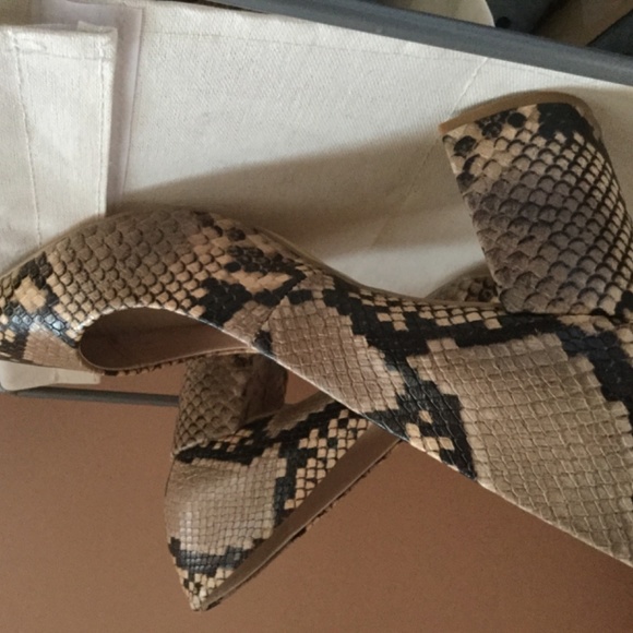 Zara Python Pointed Toe Pumps NEW never worn - Picture 2 of 6